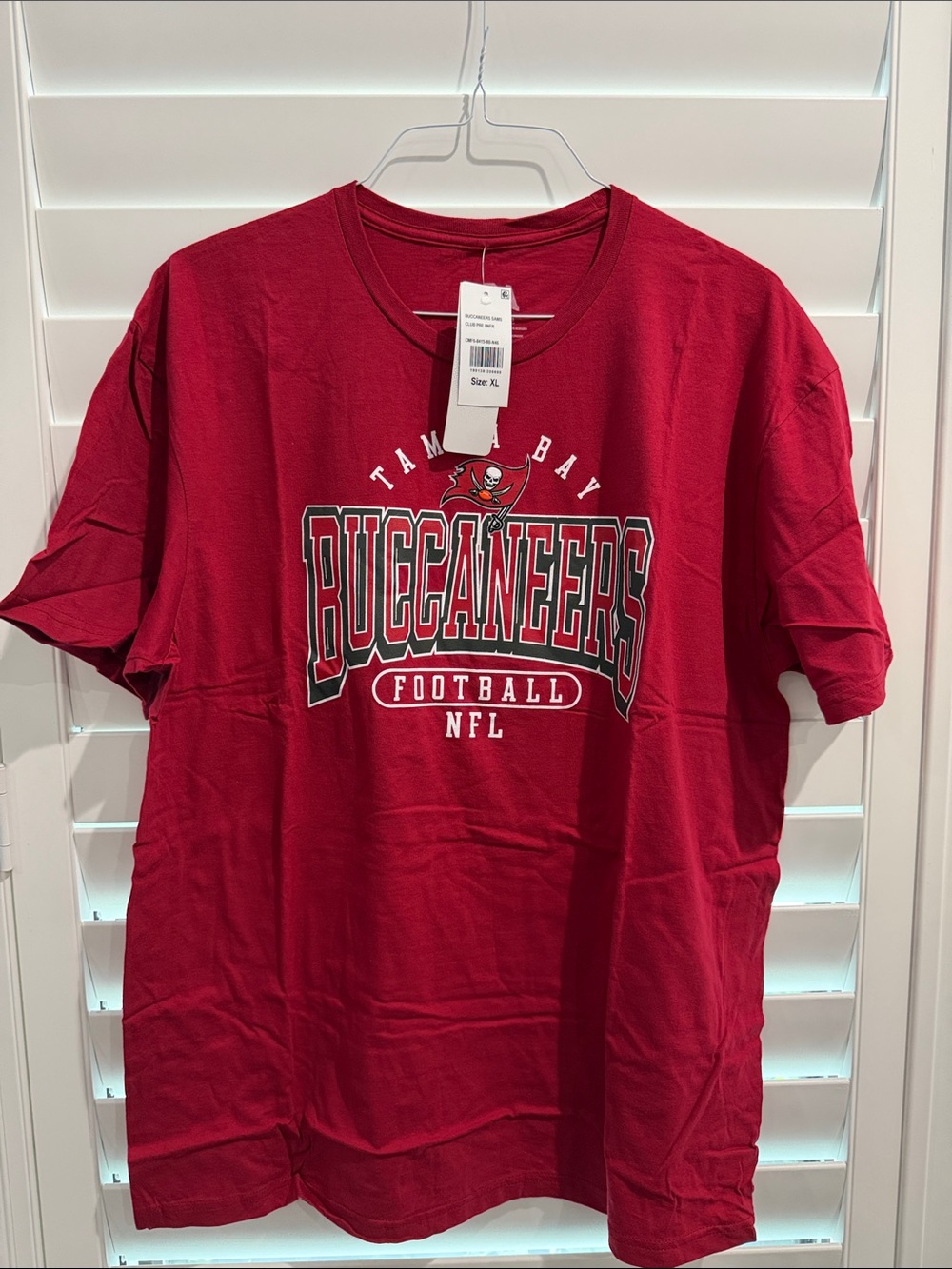 Tampa Bay Bucs Red Graphic NFL Tee - Men’s-XL